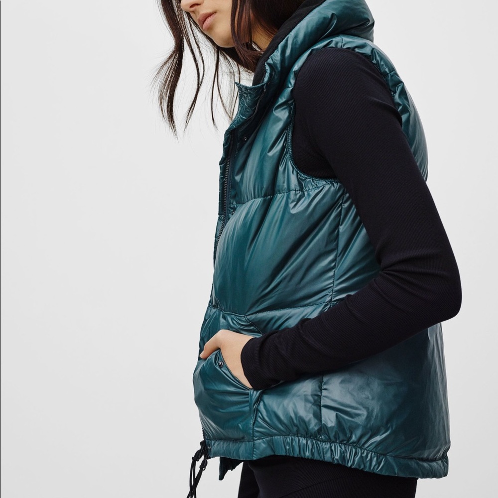 Aritzia Community Semper Puffer Vest
